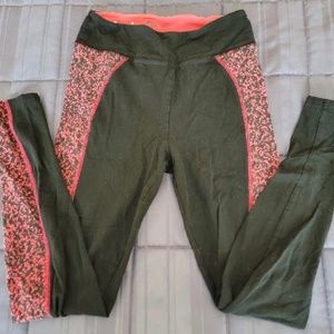 5/$10 SO Yoga Medium Pink & Black Leggings
